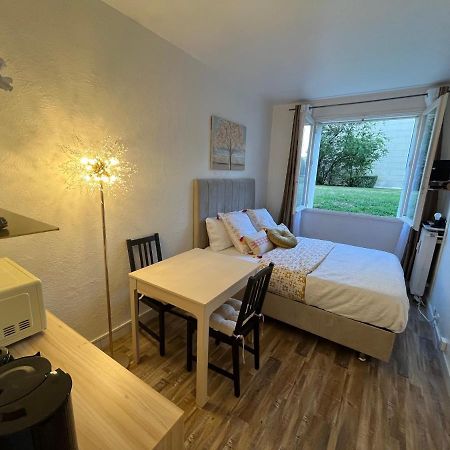 Studio Situe A 5 Min Du Chateau De Versailles Et Stationnement Gratuit מראה חיצוני תמונה