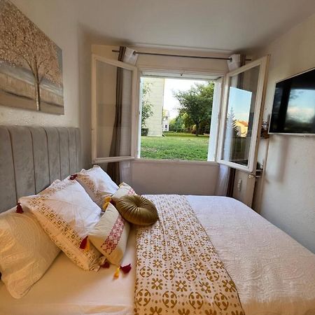Studio Situe A 5 Min Du Chateau De Versailles Et Stationnement Gratuit מראה חיצוני תמונה