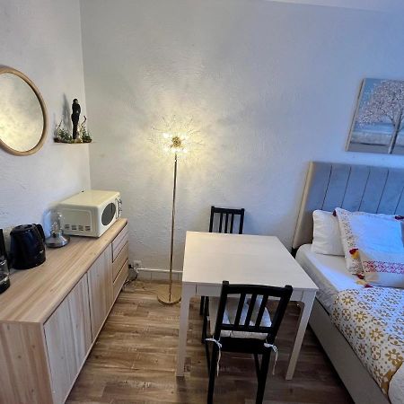 Studio Situe A 5 Min Du Chateau De Versailles Et Stationnement Gratuit מראה חיצוני תמונה